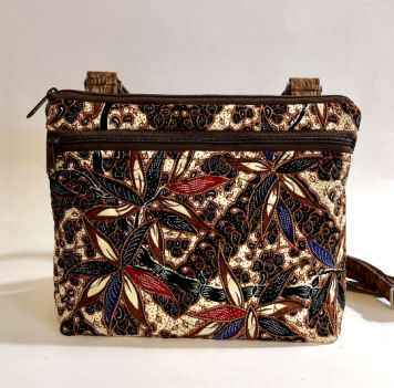 Conceal Carry Brown Batik Bag-conceal carry purse, gun purse, gun bag, womans gun bag, crossbody conceal carry bag, batik purse, brown purse, medium womans bag, medium gun purse, quilted womans purse, quilted conceal carry bag, quilted tote, conceal carry tote