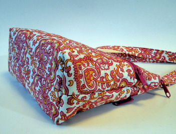 Pink Paisley Crossbody Bag-pink womans bag, pink paisley purse, womans medium bag, medium purse, paisley fabric, quilted crossbody womans bag, crossbody womans purse, zipped bag, zipped medium bag, pink zipped bag, zipped purse, pink zipped purse, pink womans purse